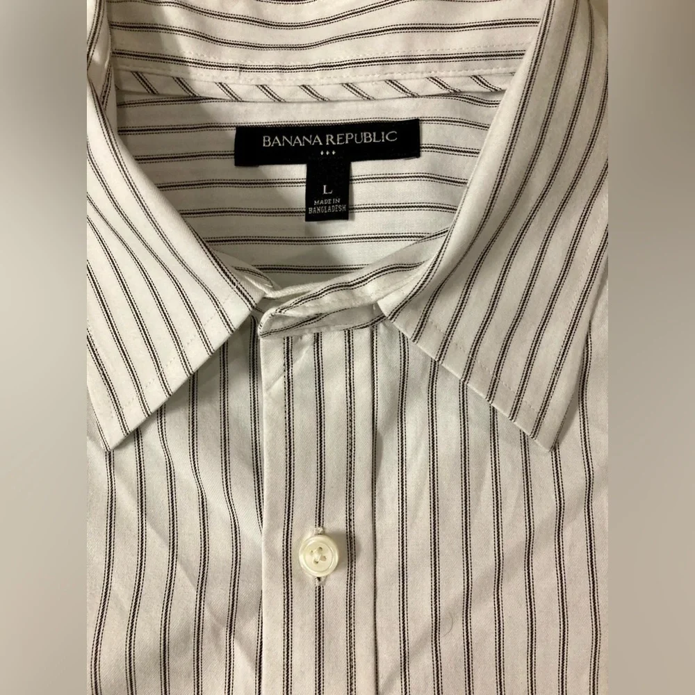 Banana Republic Men’s Large Black/White Striped Button‎ Down Shirt
